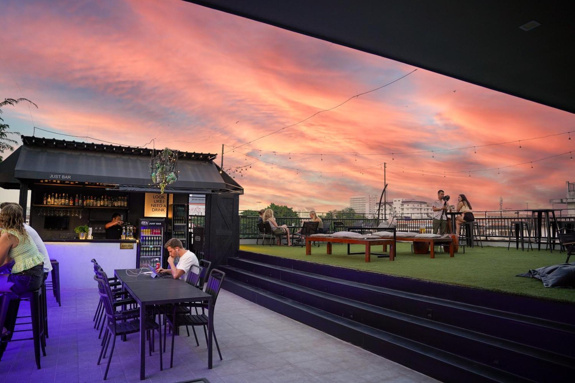 Isty Design Hotel 4*