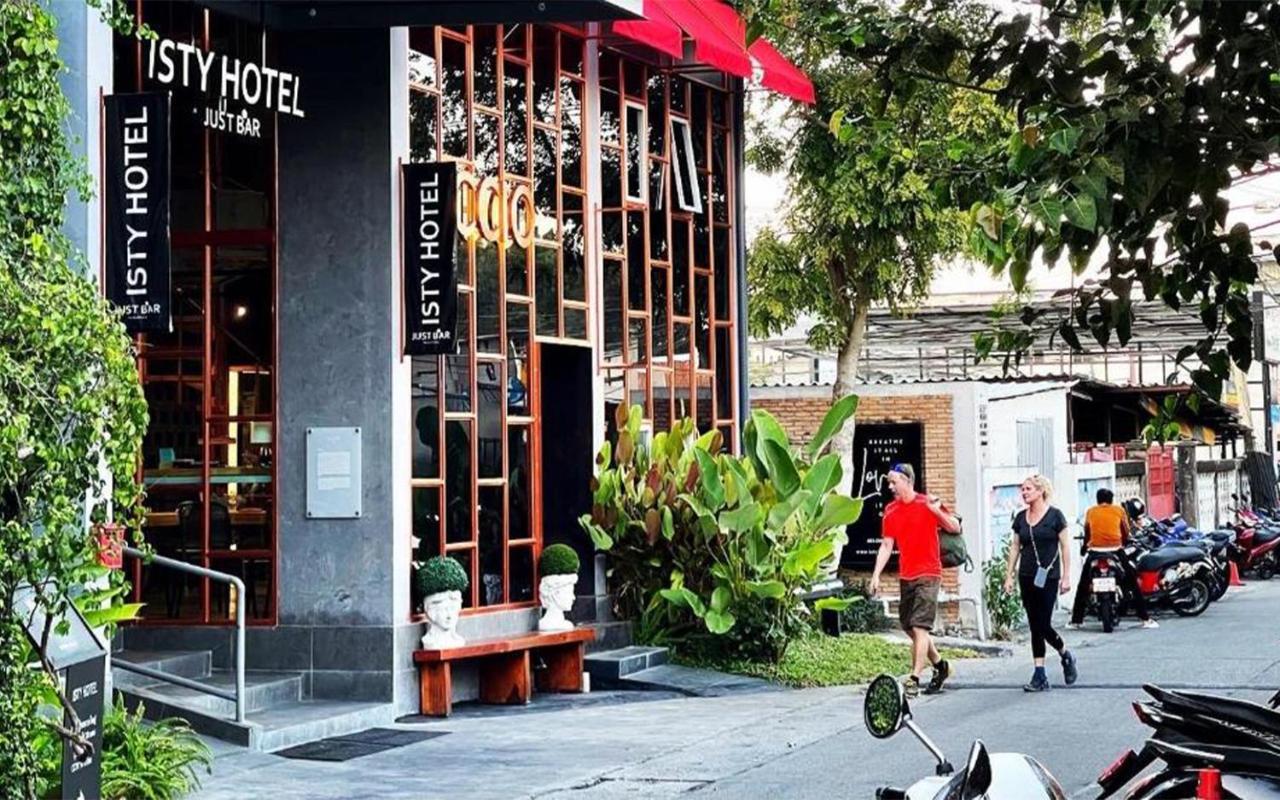 Isty Design Hotel 4*