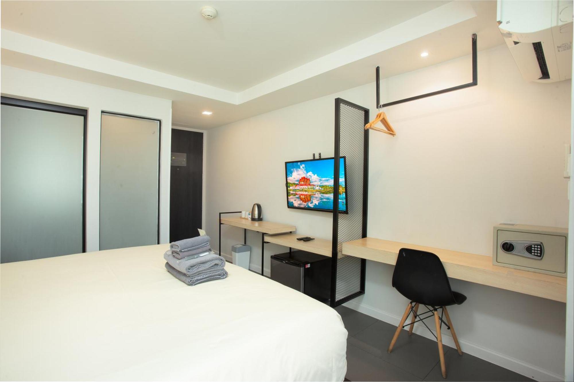 Isty Design Hotel 4*